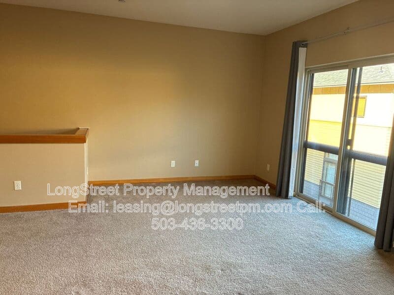Portland Townhome: 5123 S Corbett Ave