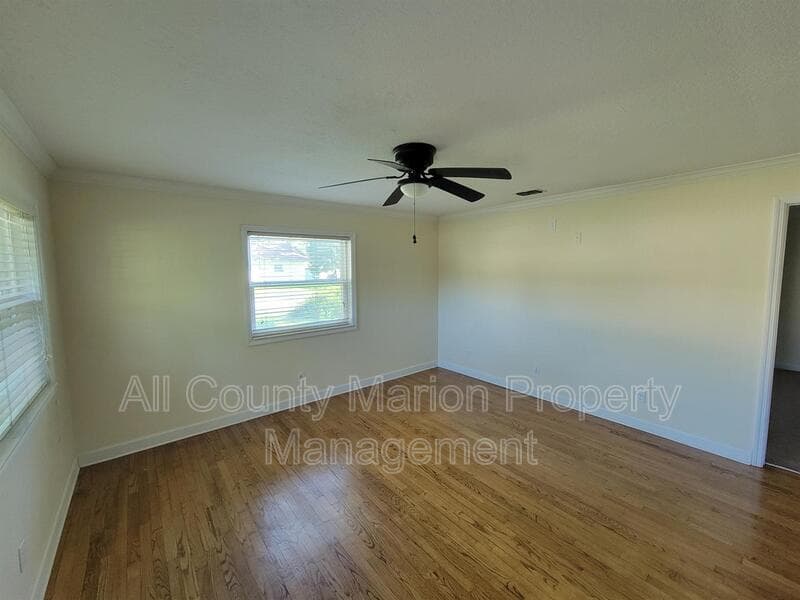 Belleview House: 6027 SE Cypress Rd.
