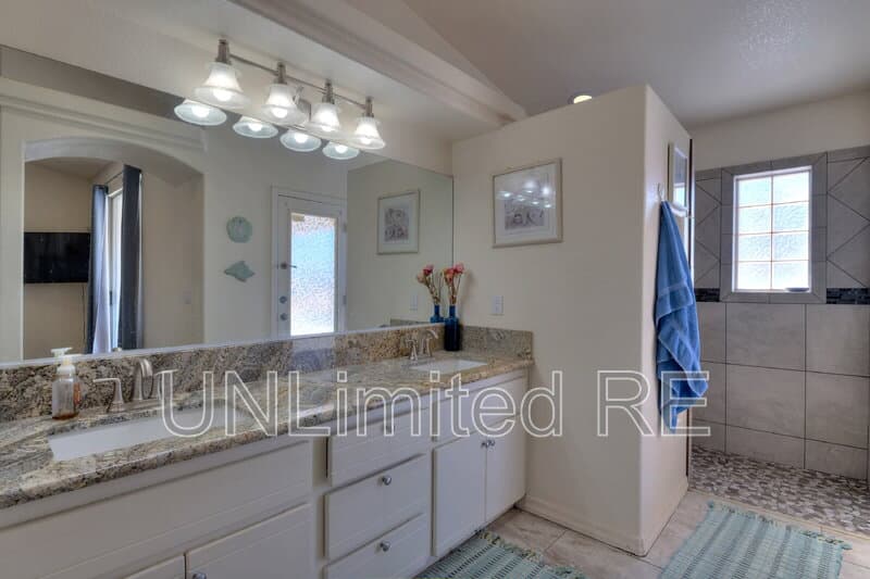 Lake Havasu City House: 304 Acoma Blvd S