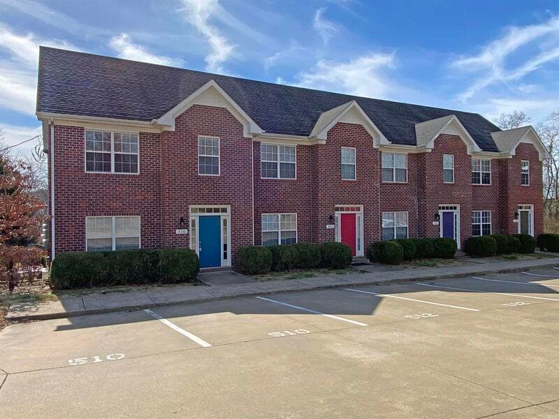 Clarksville Townhome: 524 S 1st Street