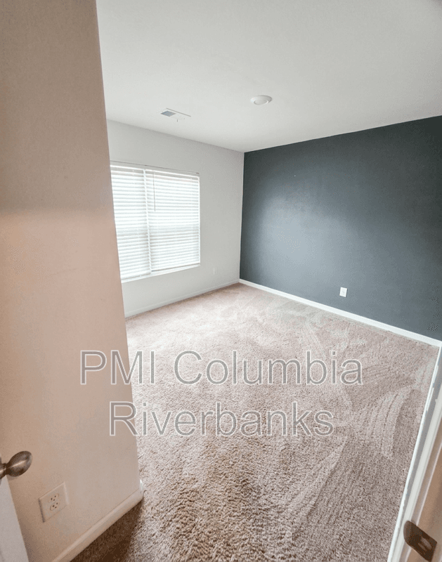 Elgin House: 218 Sundew Rd