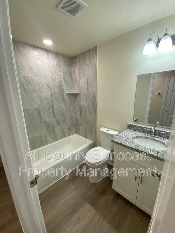 Palm Harbor House: 768 16th St