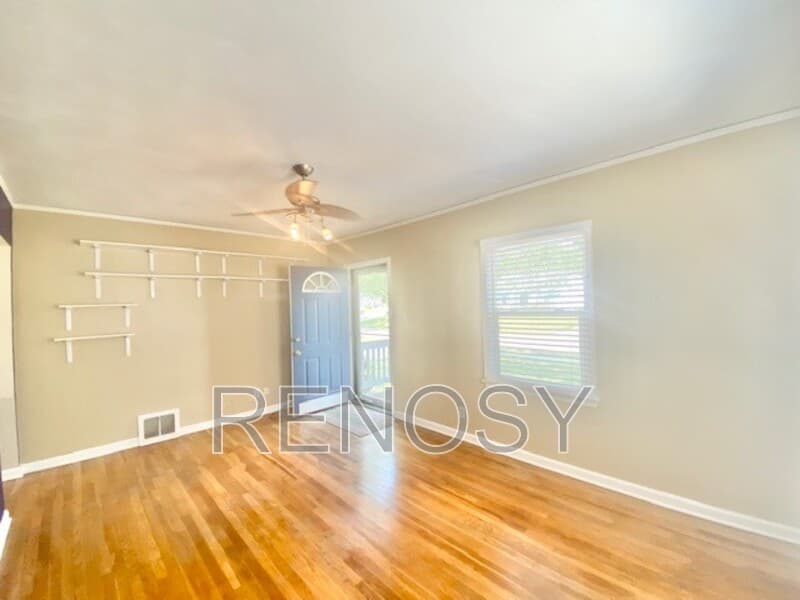 Des Moines House: 3942 57th Street