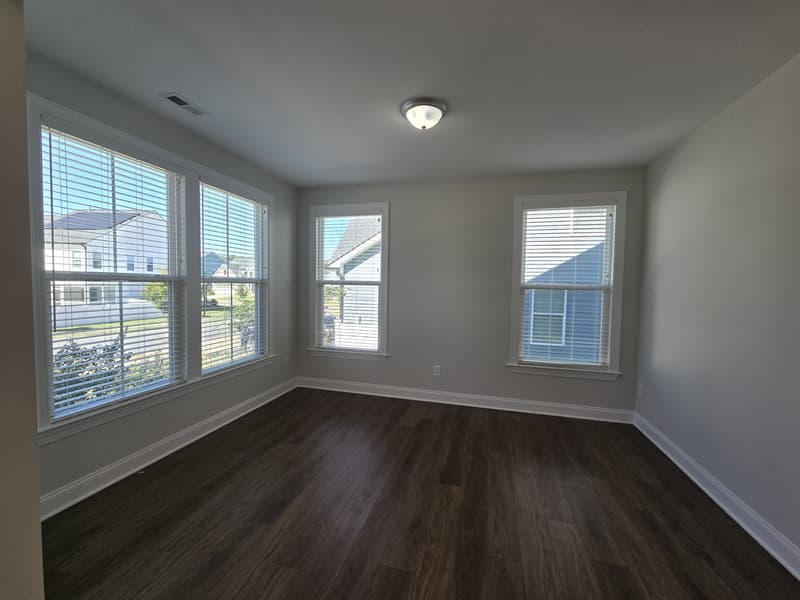 Knightdale House: 421 Hawkeye Drive