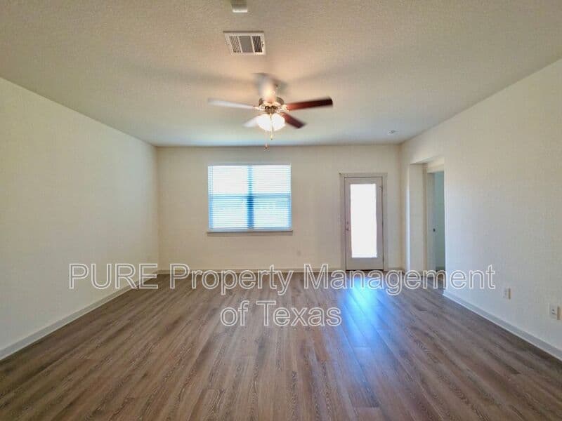 Manor House: 14301 McArthur Dr