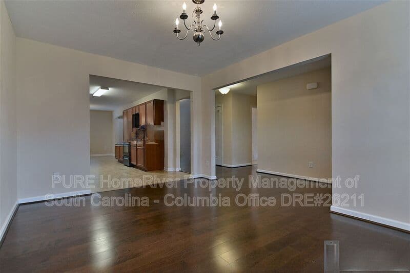 Columbia House: 464 Guard Tower Ln