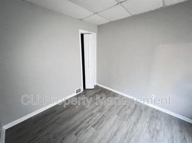 Champaign Condo: 313 Cottage Court