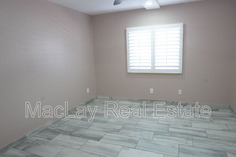 Paradise Valley Condo: 10444 N. 69th St.