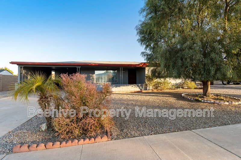 Mesa House: 5328 E Decatur St