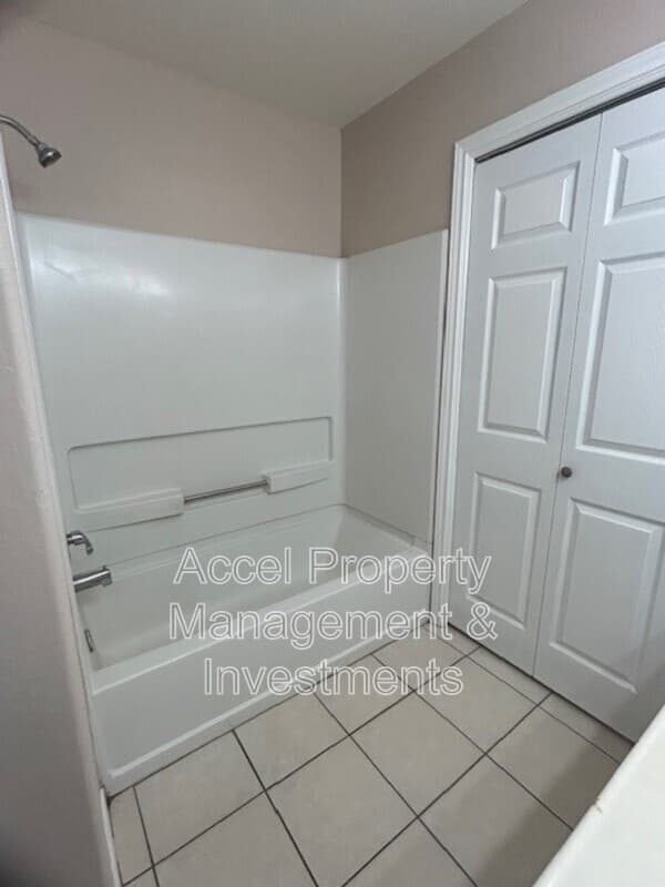 Mcallen House: 1522 W Nolana Avenue