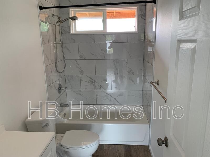 Kailua House: 646 Akoakoa Street