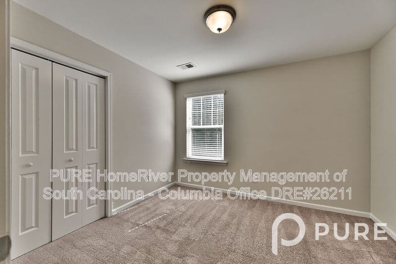 West Columbia House: 512 Spanish Leaf Lane