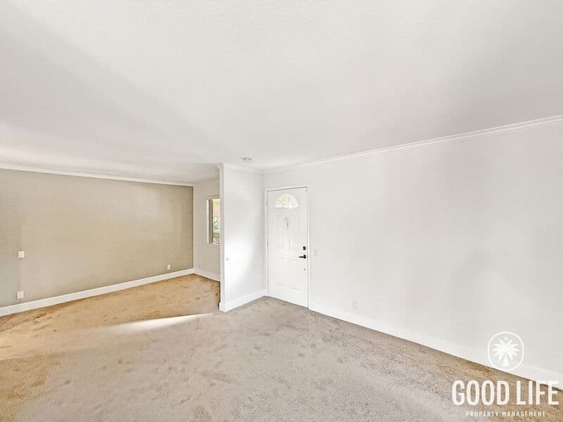La Jolla Condo: 8512 Via Mallorca