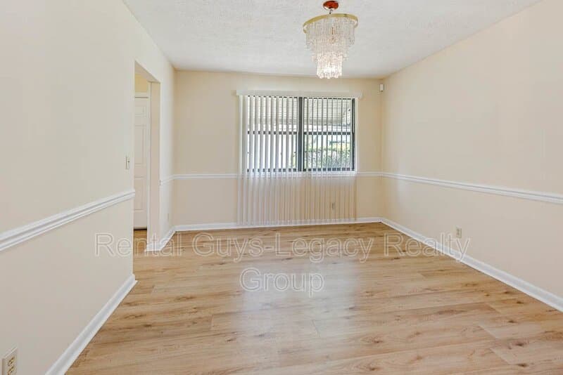 Jacksonville House: 3828 Freel Road