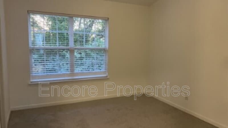 Greensboro Townhome: 253 Malamute Lane