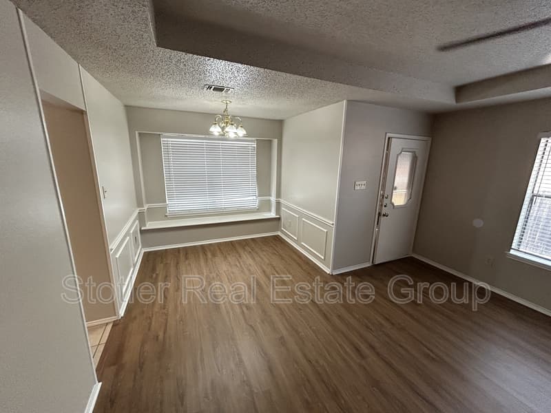 Arlington House: 5425 Stagetrail Drive