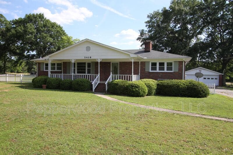 Pauline House: 5408 South Carolina HWY 215