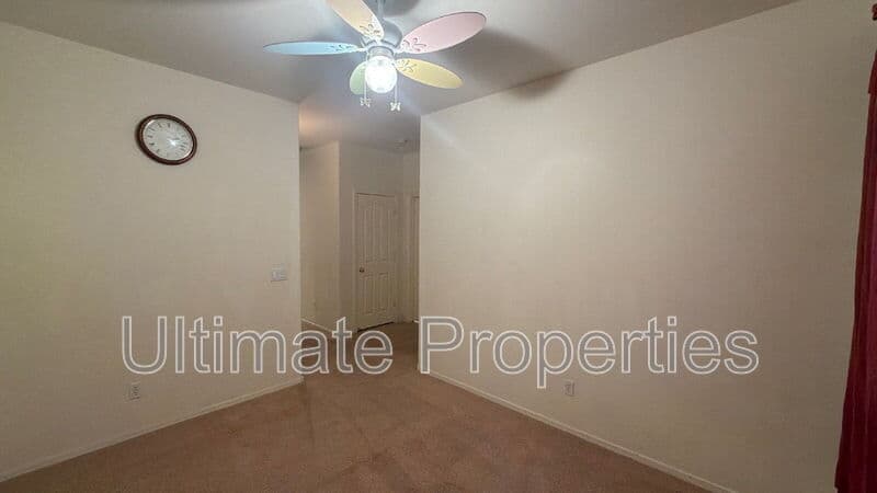 Surprise House: 16984 West Southampton Road