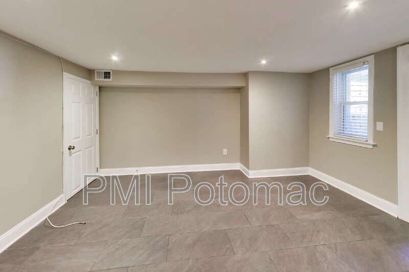 Washington Condo: 1952 Calvert Street Northwest