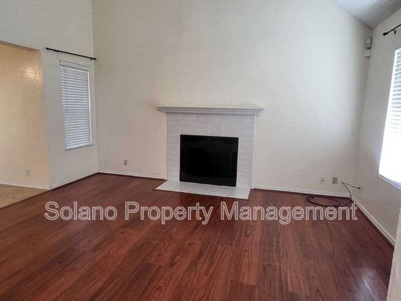 Vallejo House: 125 Serpentine Drive