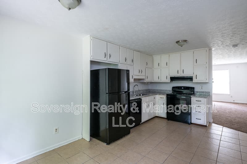 Jonesboro House: 8165 Magnolia Dr