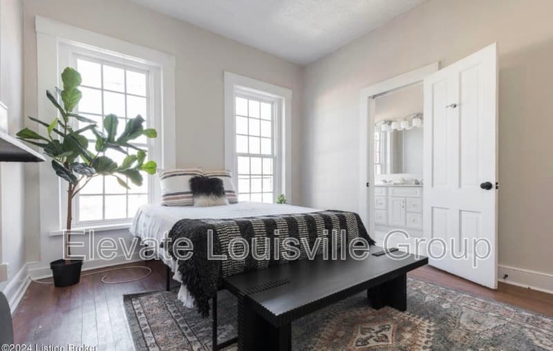 Louisville Condo: 914 East Muhammad Ali Boulevard - 2F