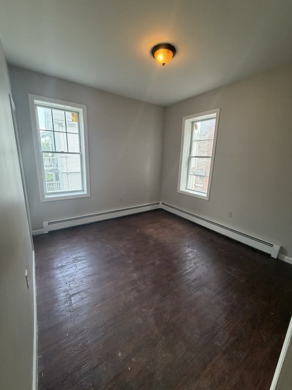 Hartford Condo: 270 Sigourney Street - 2S