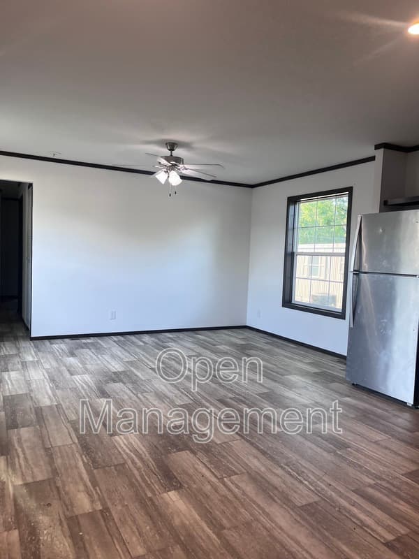 Ankeny House: 2301 SW Oralabor Rd