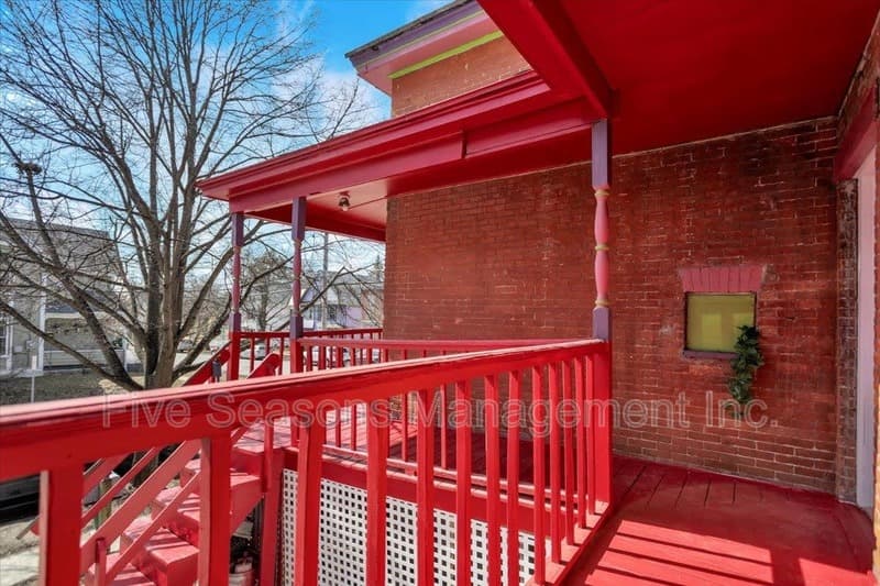 Burlington Condo: 4 Decatur Street