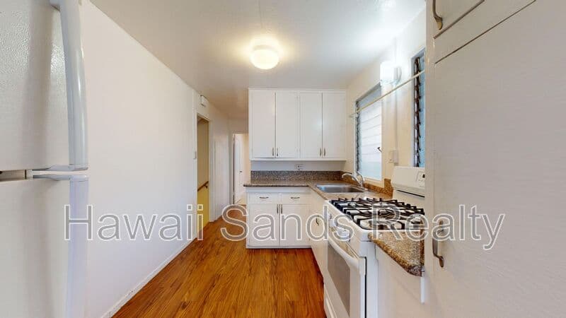 Honolulu House: 908 Kinau Street