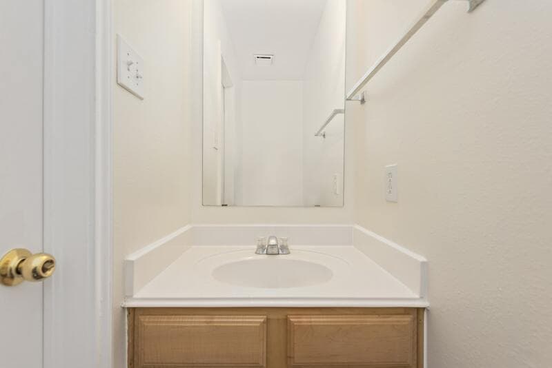 Dickinson Townhome: 2130 St Lucia Calle
