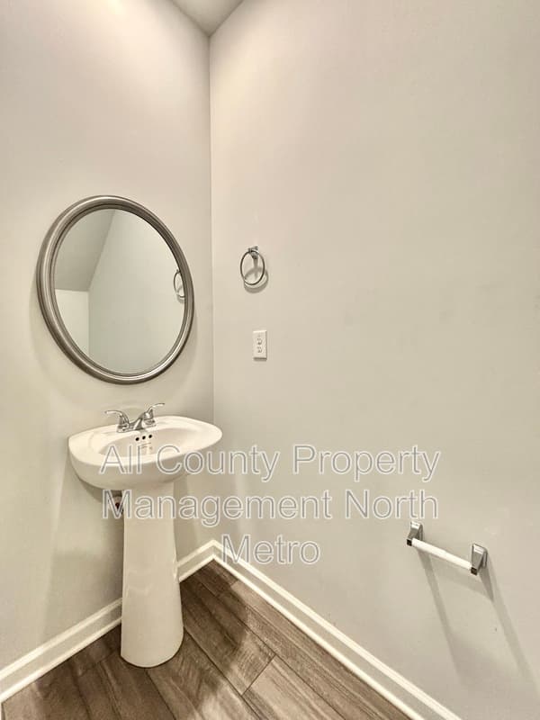 Adairsville Townhome: 305 Rolling Green Road