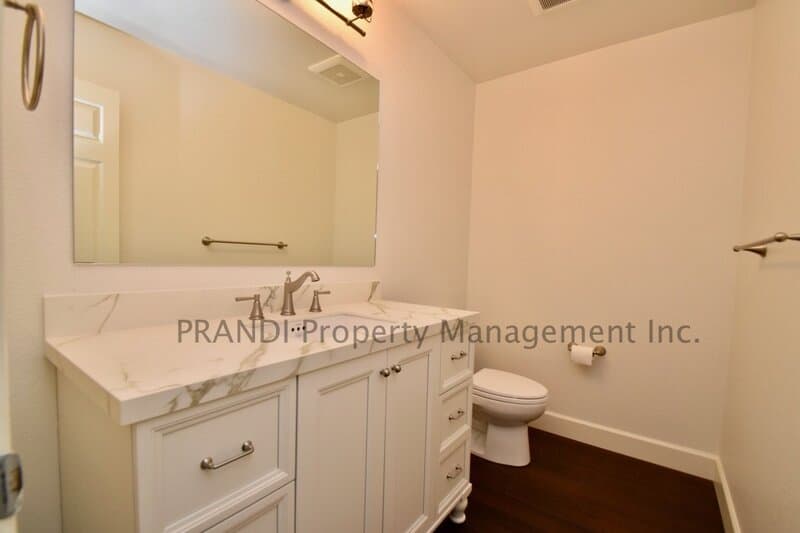 Novato Townhome: 920 Arlene Way