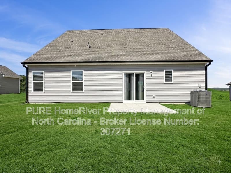 Angier House: 32 Foxton Pl