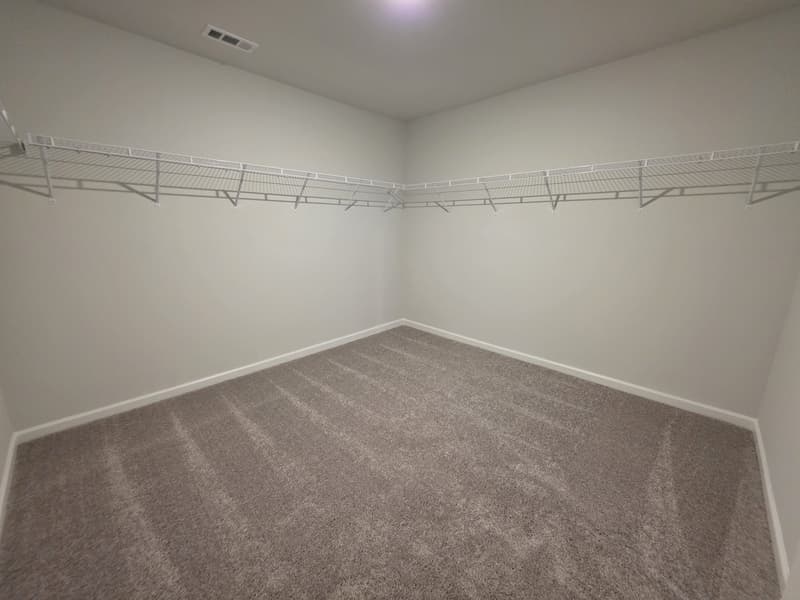 Youngsville House: 9 Silverbell Court