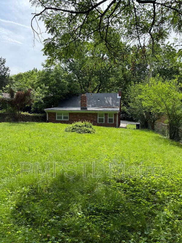Saint Louis House: 6170 Emerald Avenue