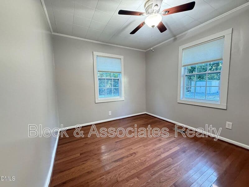Raleigh House: 5215 Vann Street