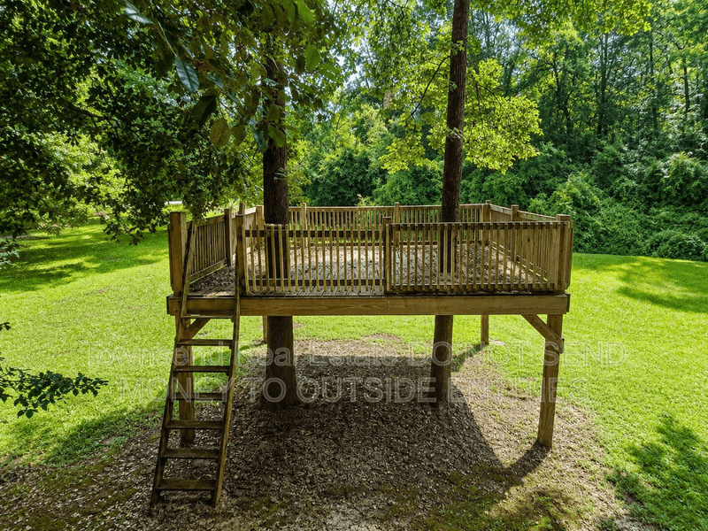 Fayetteville House: 3316 Cliffdale Rd.