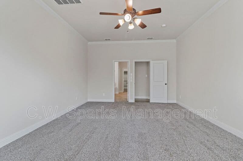 Rockwall House: 1603 Trowbridge Circle