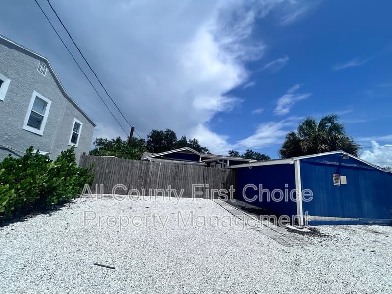 St. Petersburg House: 3928 1st Ave N