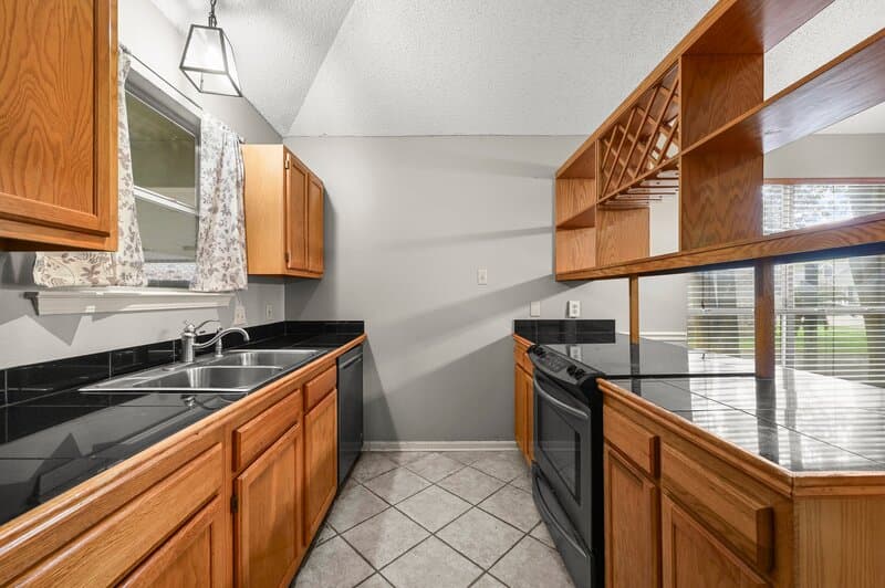 Baton Rouge House: 692 John Henry Drive