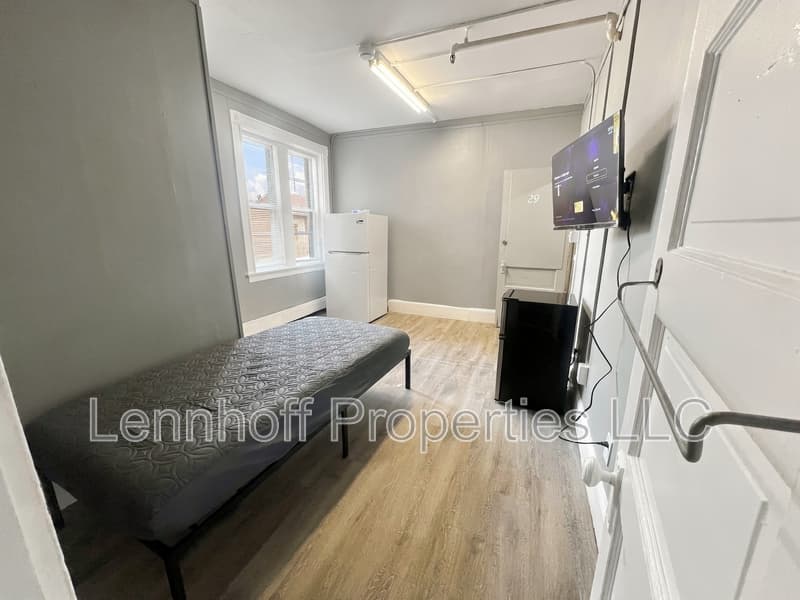 Lawrence Apartment: 32 Lawrence Street