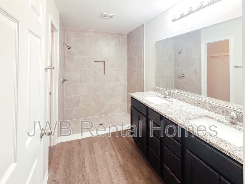 Jacksonville House: 4016 Spring Glen Rd
