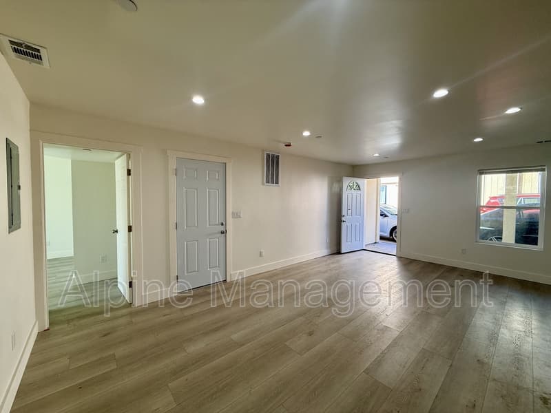 Oakland Condo: 1436 55th Avenue