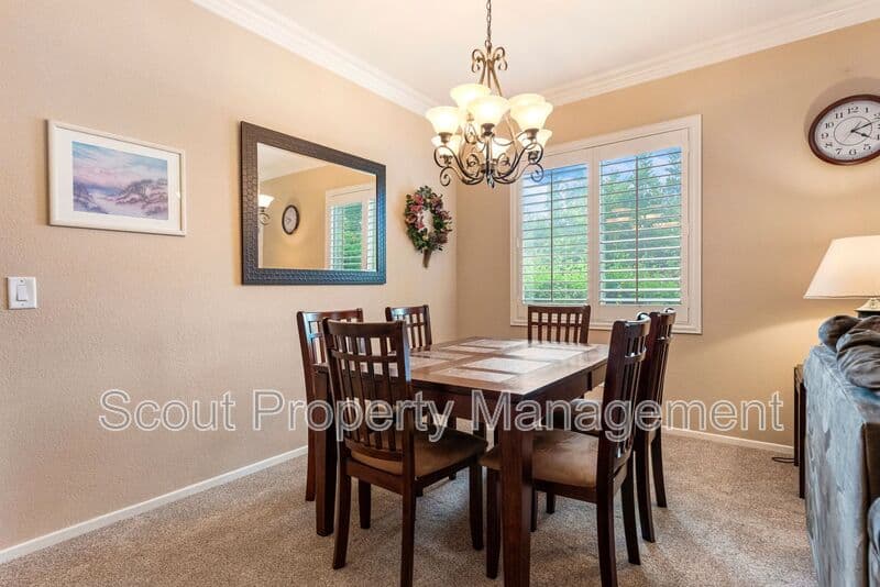 Temecula House: 30911 Putter Circle