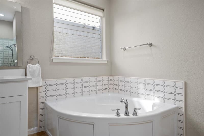 Austin House: 12921 Bloomfield Hills Lane