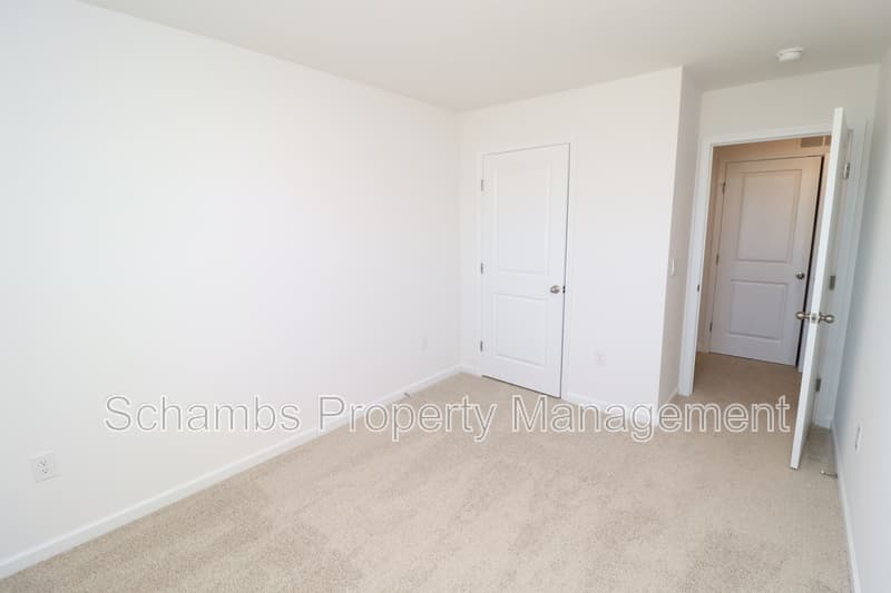 Wake Forest House: 360 Freestall Dr