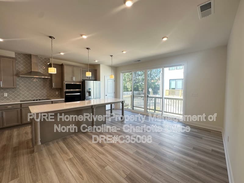 Charlotte House: 2413 Magnolia Blossom Way