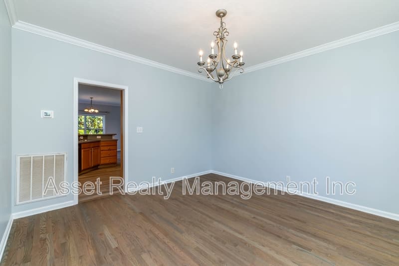 Knoxville House: 1217 Dreamview Lane