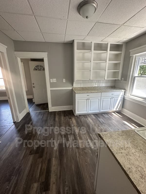 Cleveland Condo: 4609 Behrwald Avenue - Upstairs
